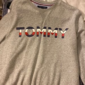 Tommy Hilfiger pull over sweater